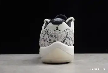 - RETRO SNAKE LOW BONE JORDAN LIGHT 11 0627